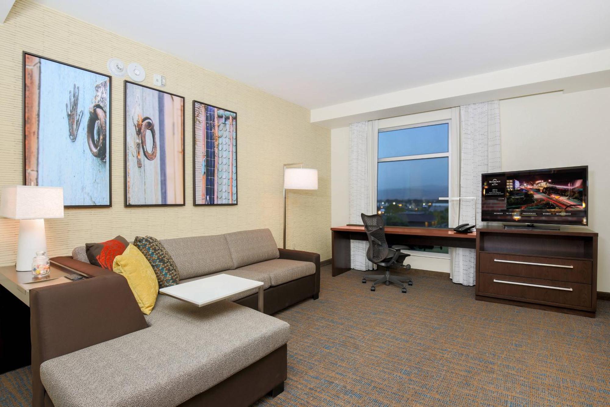 By Marriott Airport Hotel 4*